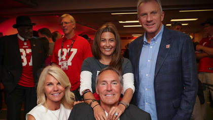 49ers To Honor Joe Montana & Dwight Clark With 11-Feet-Tall The