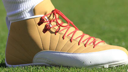 A Look Back at Michael Crabtree's Red and Gold (and more) Air Jordan Cleats  •