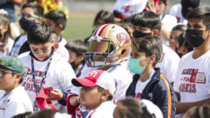 49ers Players Learn About Justice With 2nd Grade Students 