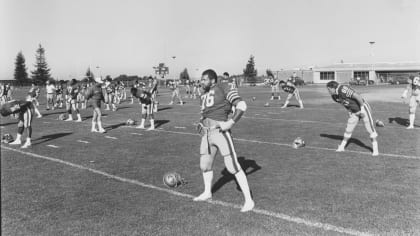 San Francisco 49ers' T.Y. McGill, middle, takes part in drills during the  NFL team's football training camp in Santa Clara, Calif., Wednesday, July  26, 2023. (AP Photo/Jeff Chiu Stock Photo - Alamy