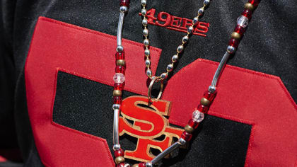 CQ** San Francisco 49ers fan Mark Castanon, of San Jose, left, News  Photo - Getty Images