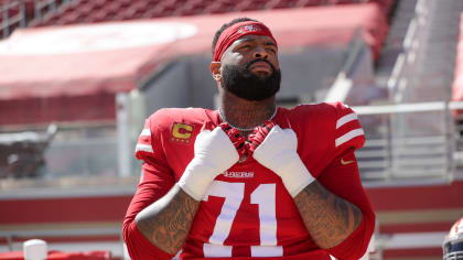 San Francisco 49ers offensive tackle Trent Williams (71) warms up