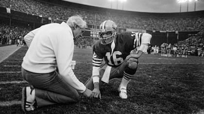 Random49ers on X: #49ers DL Lawrence Pillers (1980–84) forces fumble on  #Cowboys QB Danny White late in 1981 NFC Championship Game, helping secure  SF's first trip to #SuperBowl. #Random49ers  / X