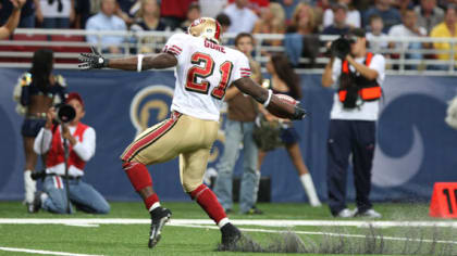 49ers' Frank Gore runs with mind as much as legs