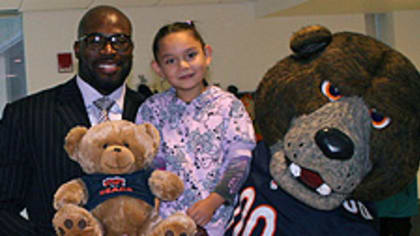 Chicago Bears Kick Off Annual Coat Drive for The Salvation Army