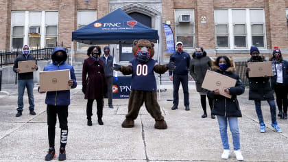 Chicago Bears Welcome CPS Football Teams To Halas Hall