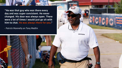 Chicago Bears - Bears equipment manager Tony Medlin fits rookie WR