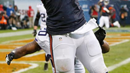 Patriots: Martellus Bennett Battles Back from Injury, Talks Offense