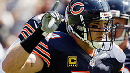 Brian Urlacher Retires After 13 Seasons With Bears - The New York Times