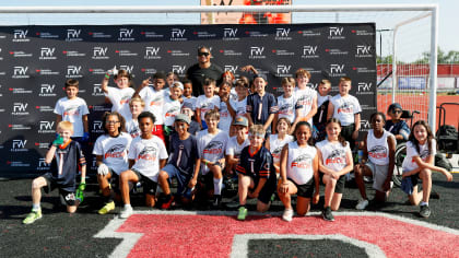 WATCH: Bears QB Justin Fields interacts with kids at his annual camp