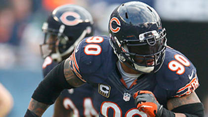 Julius Peppers makes the Bears defense go