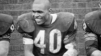 Today in Pro Football History: 1965: Rookie Gale Sayers Scores 6