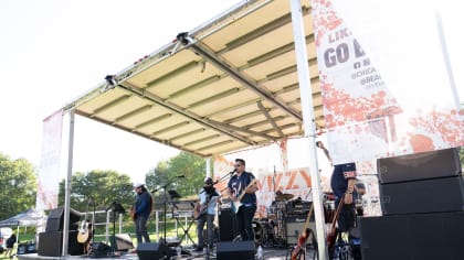 High School Athletes perform at Chicago Bears Tailgate