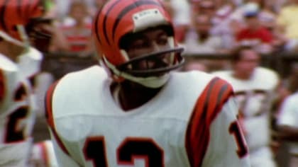 Bengals great Ken Riley enshrined in ceremony at Pro Football Hall of Fame  