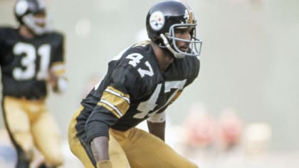 Pittsburgh Steelers Mel Blount waves to the fans during the