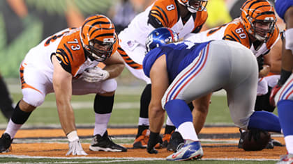 Cincinnati Bengals offensive tackle Eric Winston wears an new