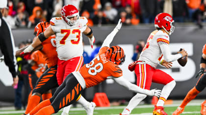 Cincinnati Bengals defensive end Joseph Ossai (58) lines up for