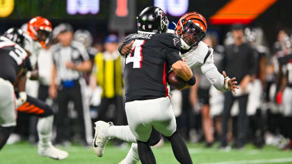 Cincinnati Bengals defensive end Joseph Ossai (58) lines up