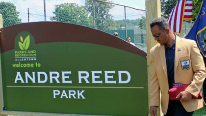 NFL Hall of Famer Andre Reed dedicates reading room at Allentown Y 