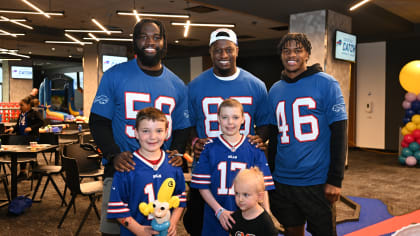 Minnesota Vikings wide receiver Justin Jefferson wears a shirt honoring  injured Buffalo Bills player Damar Hamlin before an NFL football game  against the Chicago Bears, Sunday, Jan. 8, 2023, in Chicago. (AP