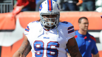 Bills place Kyle Williams on IR; sign three defensive players