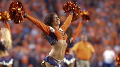 Watch The Denver Bronco Cheerleaders Teach Miss Universe Their Moves 