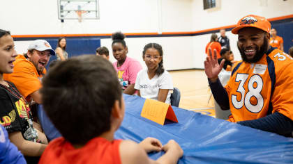 He had the biggest heart in the world': Emmanuel Sanders returns to Broncos  Boys & Girls Club to extend Demaryius Thomas' legacy