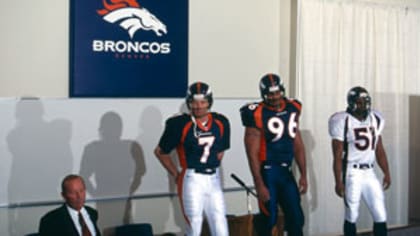 Denver Broncos will wear all blue uniforms for Sunday against the Giants