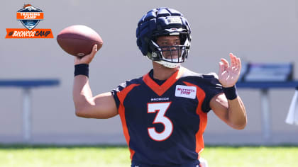 Drew Lock Changes Seahawks Jersey Number Out of 'Utmost Respect' for  Russell Wilson - Sports Illustrated Mile High Huddle: Denver Broncos News,  Analysis and More