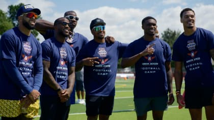 Nick Singleton partners with Gatorade to host youth football camp at high  school alma mater - On3