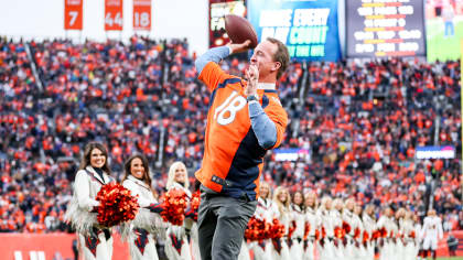 Broncos unveil retired numbers tribute in pregame ceremony