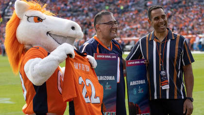 Broncos unveil retired numbers tribute in pregame ceremony