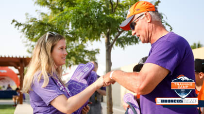 Kate Hudson Wearing a Denver Broncos Hat