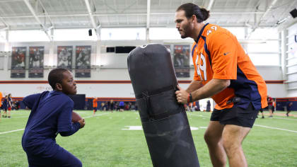 Rookies visit Pro Football Hall of Fame, Play 60 event