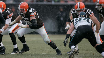 Joe Thomas' fall during practice alarms Browns