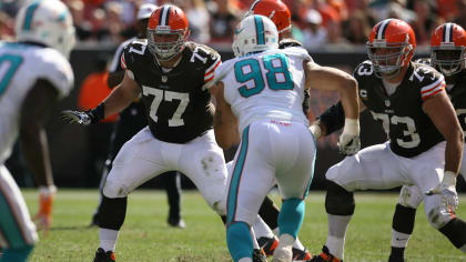 Cleveland Browns offensive tackle Joe Thomas (73) and guard Eric Steinbach  (65) during an NFL football game against the Cincinnati Bengals Sunday,  Oct. 3, 2010, in Cleveland. (AP Photo/Mark Duncan Stock Photo - Alamy