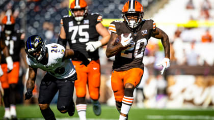 Browns star Nick Chubb suffers another severe knee injury, expected to miss  rest of NFL season - CBS News