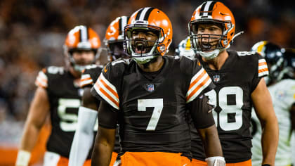 Brissett faces pal Brady in possible last start for Browns