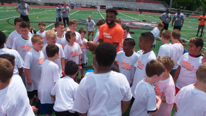 Derrick Henry Give Kids the Back-to-School Surprise of a Lifetime