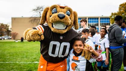 David Bell and Isaac Rochell visit Jr. Browns Flag Football Program