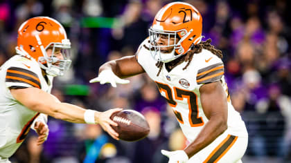 Watch: Kareem Hunt scores first touchdown as a Browns player