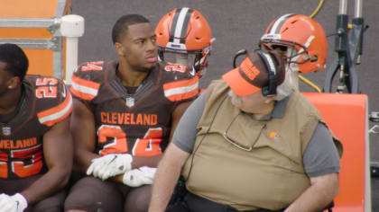 Nick Chubb shows off new Browns jersey with TikTok dance