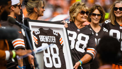 Joe Thomas, Darrel 'Pete' Brewster named to Class of 2022 Browns