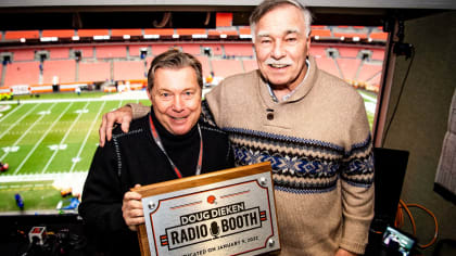 LISTEN, Jim Donovan calls Nick Chubb's 88-yard TD run