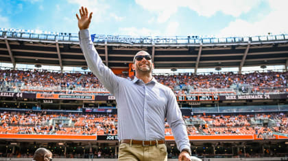 Hall of Famer Joe Thomas enshrined in Browns' Ring of Honor