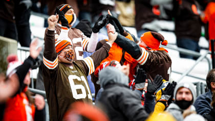 Joel Bitonio Shares Neighborhood Celebration Story After Playoff Win