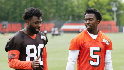 Ex-Hampton High, Virginia Tech star Tyrod Taylor leaves Giants