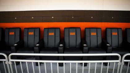 Cleveland Browns Club Seats - A VIP Experience - Platinum Party Bus