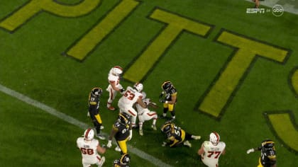 Watch Kareem Hunt catch a 22-yard TD pass from Baker Mayfield with 1:04  left to tie Baltimore 