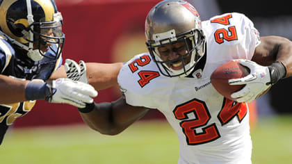 Tampa Bay Buccaneers running back Cadillac Williams (24) finds an